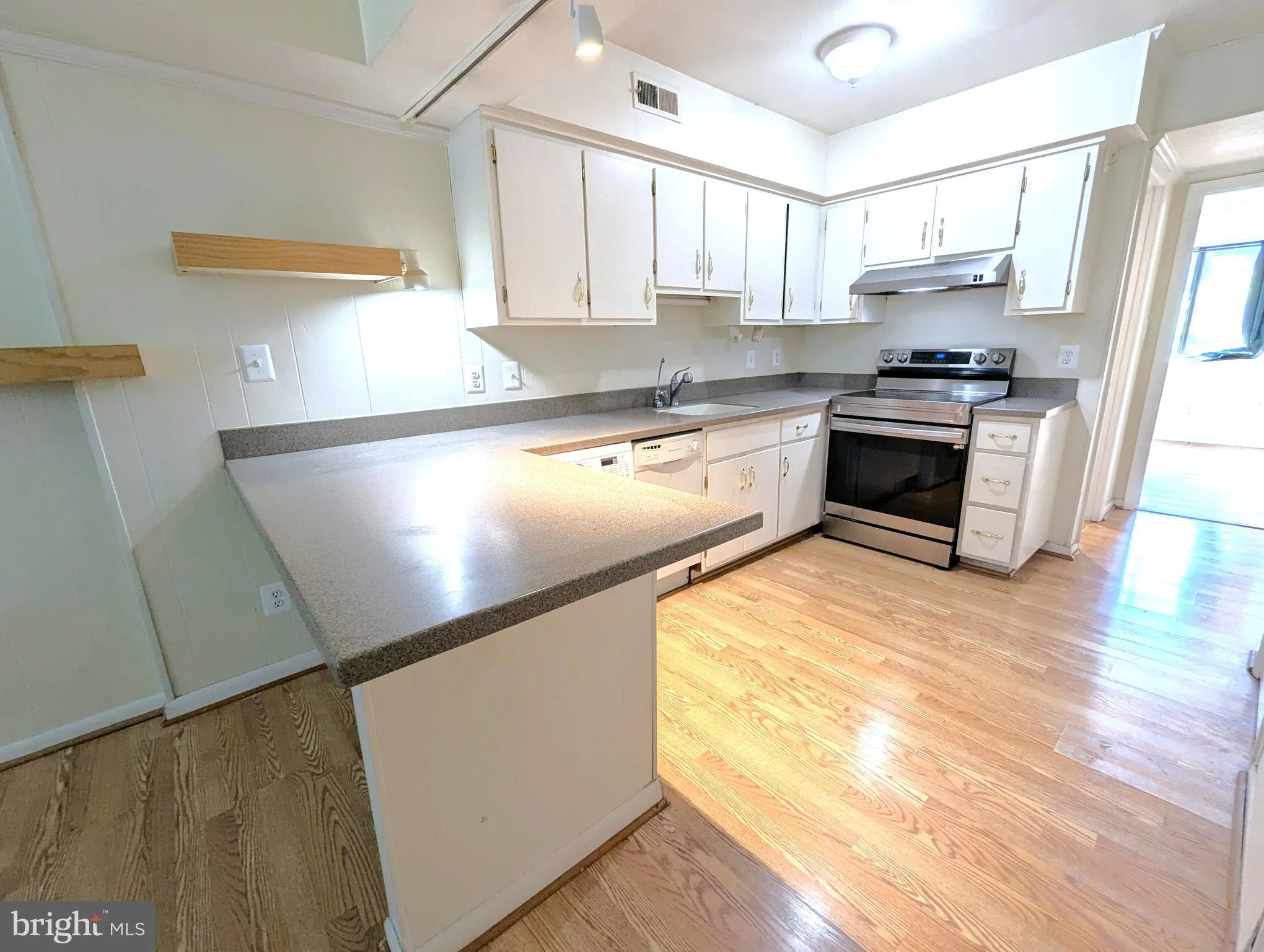 Charlottesville, Virginia 22903, United States, 3 Bedrooms Bedrooms, ,2 BathroomsBathrooms,Residential,Active,149359