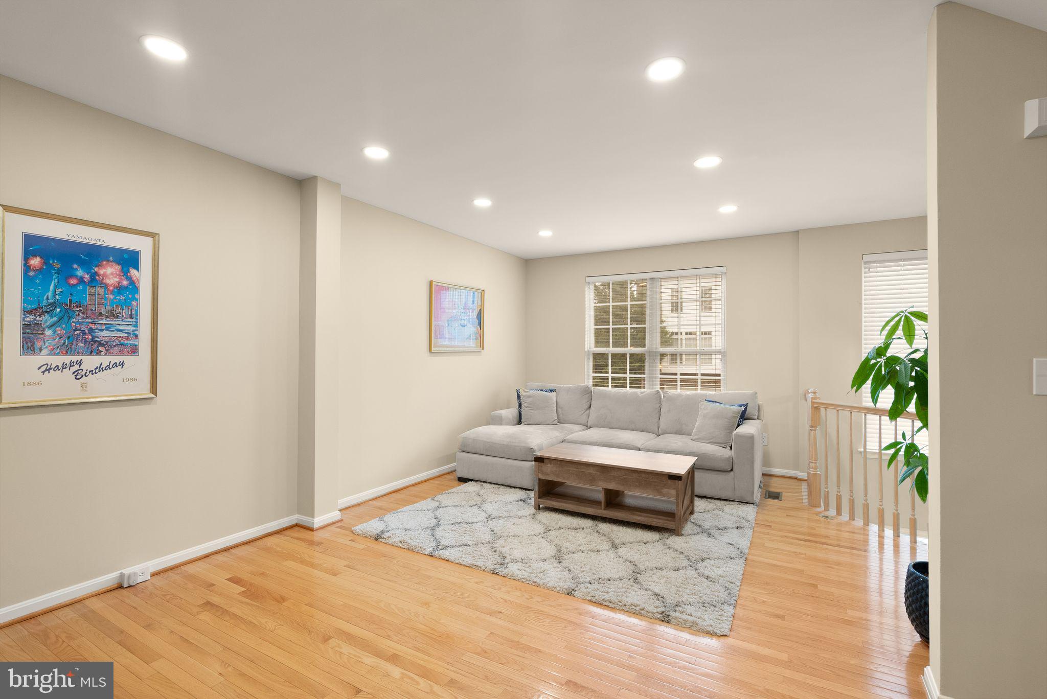 SOUTH RIDING - Residential