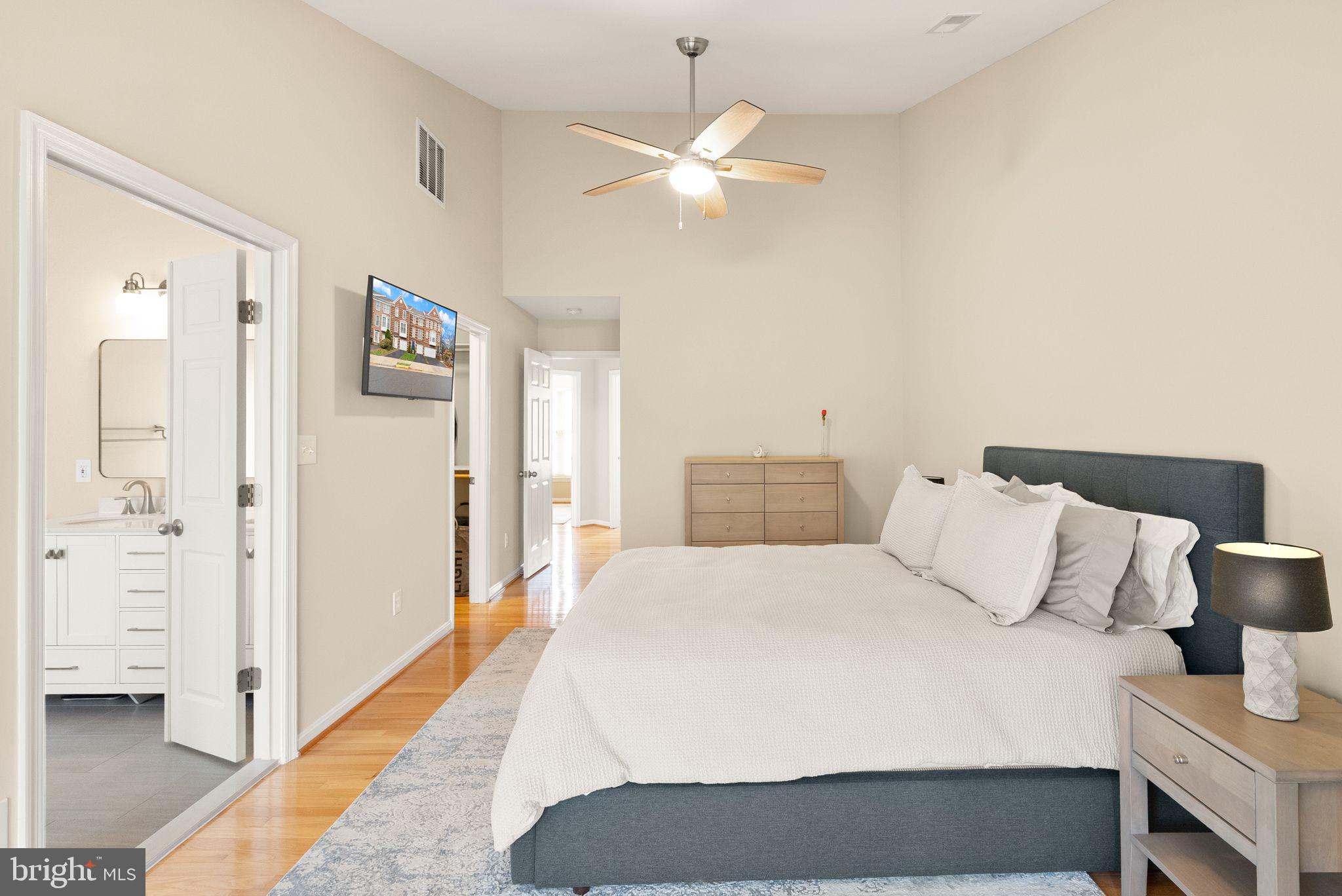 SOUTH RIDING - Residential