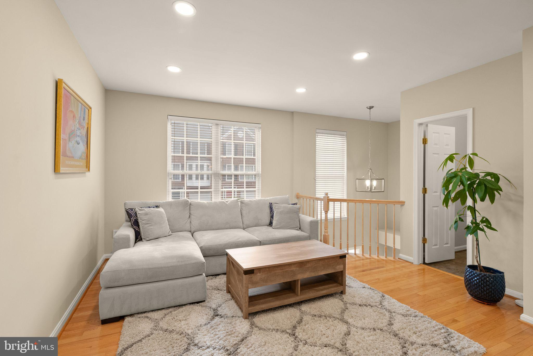 SOUTH RIDING - Residential