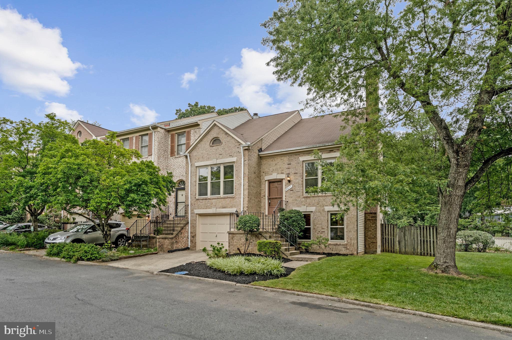 3011 OAKTON MEADOWS COURT