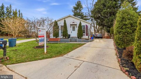 Photo of 7418 Tarfside Lane, GAITHERSBURG, MD 20879 (MLS # MDMC2222868)