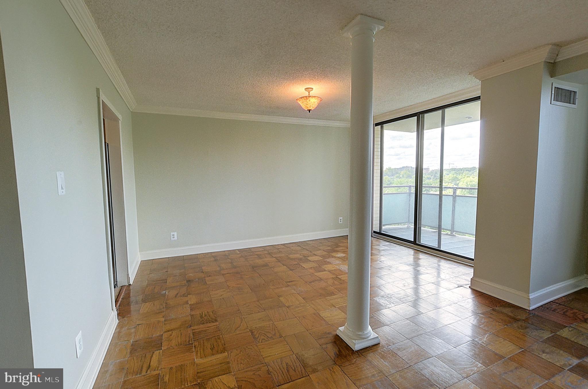 PROMENADE TOWERS - Residential