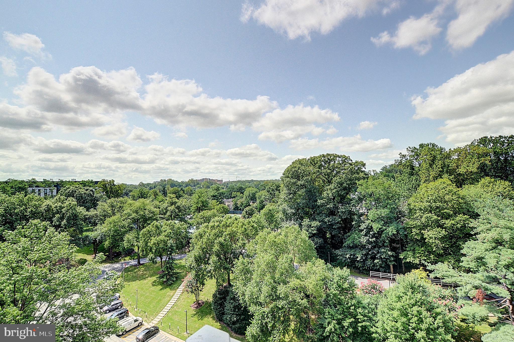 PROMENADE TOWERS - Residential