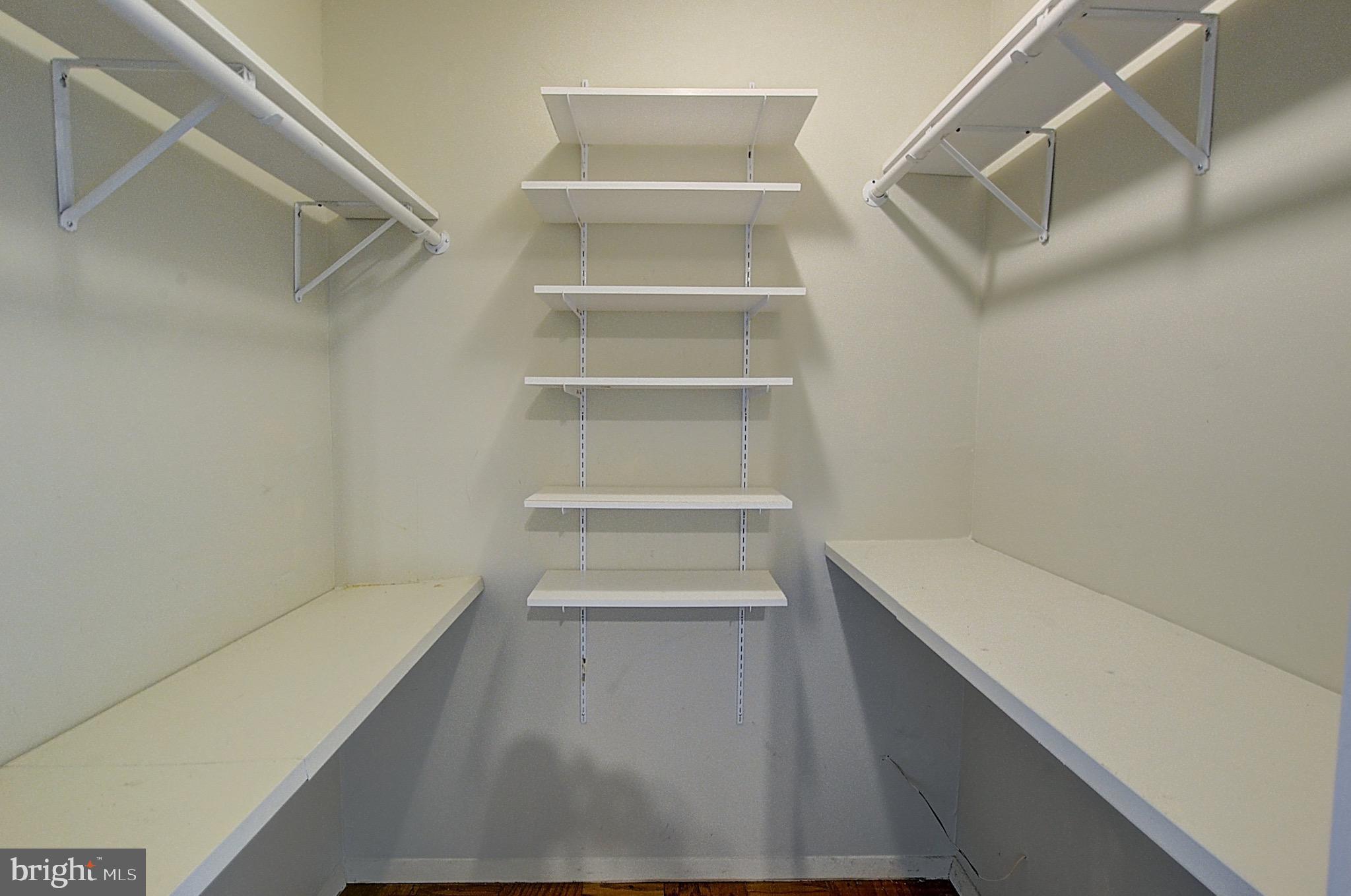 PROMENADE TOWERS - Residential