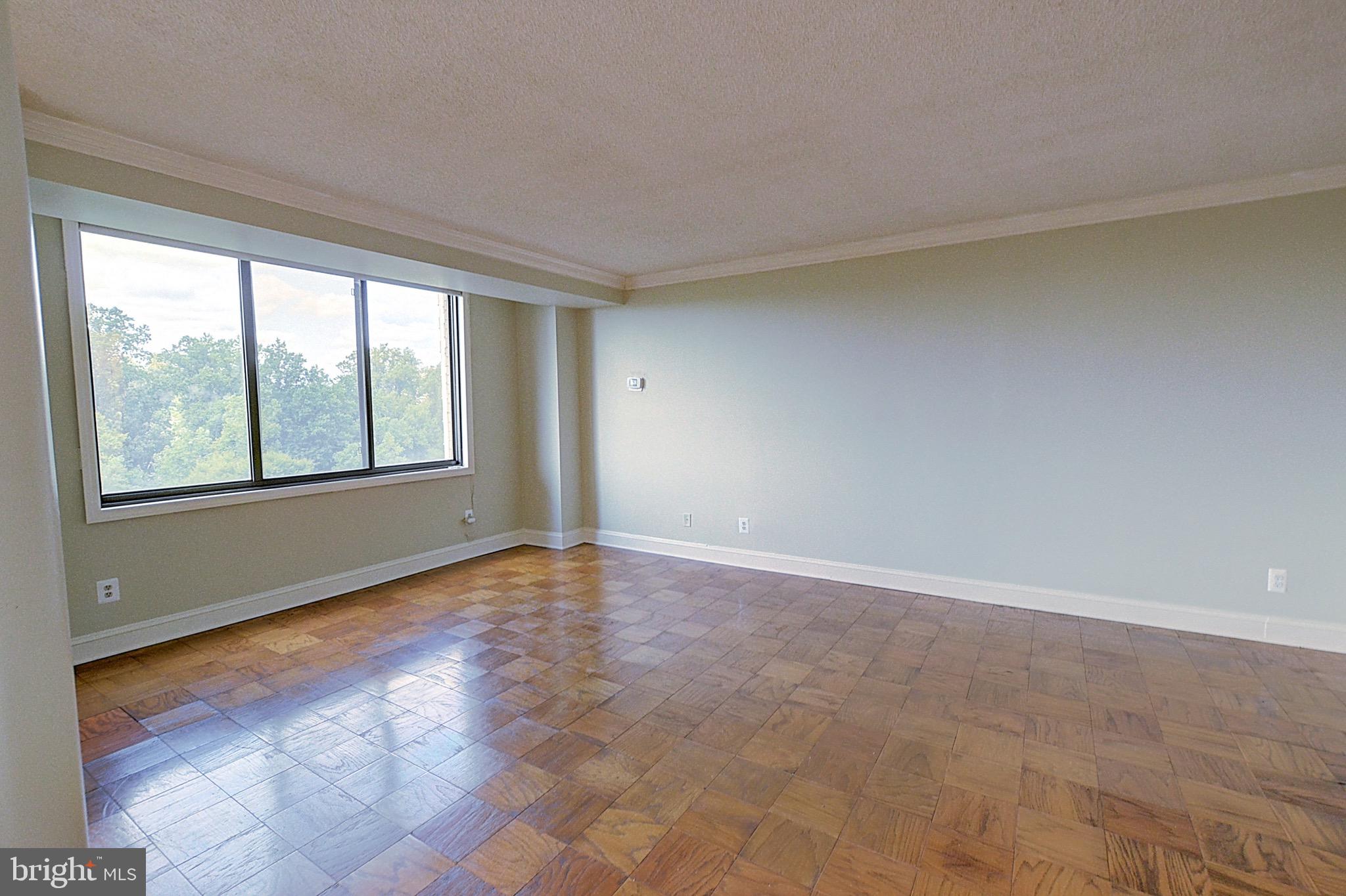 PROMENADE TOWERS - Residential