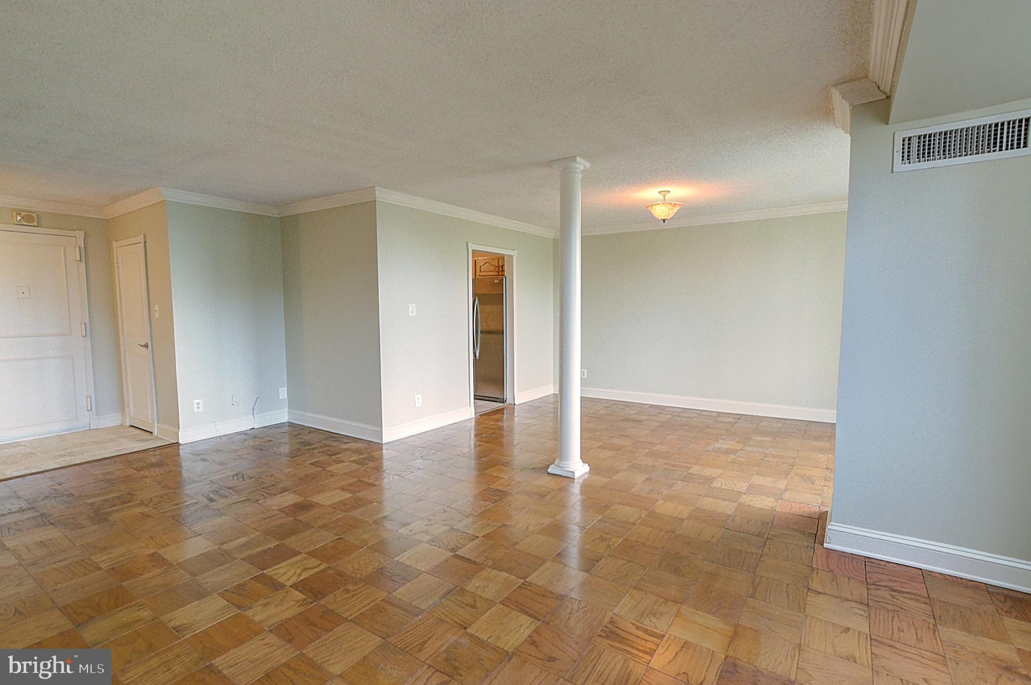 PROMENADE TOWERS - Residential