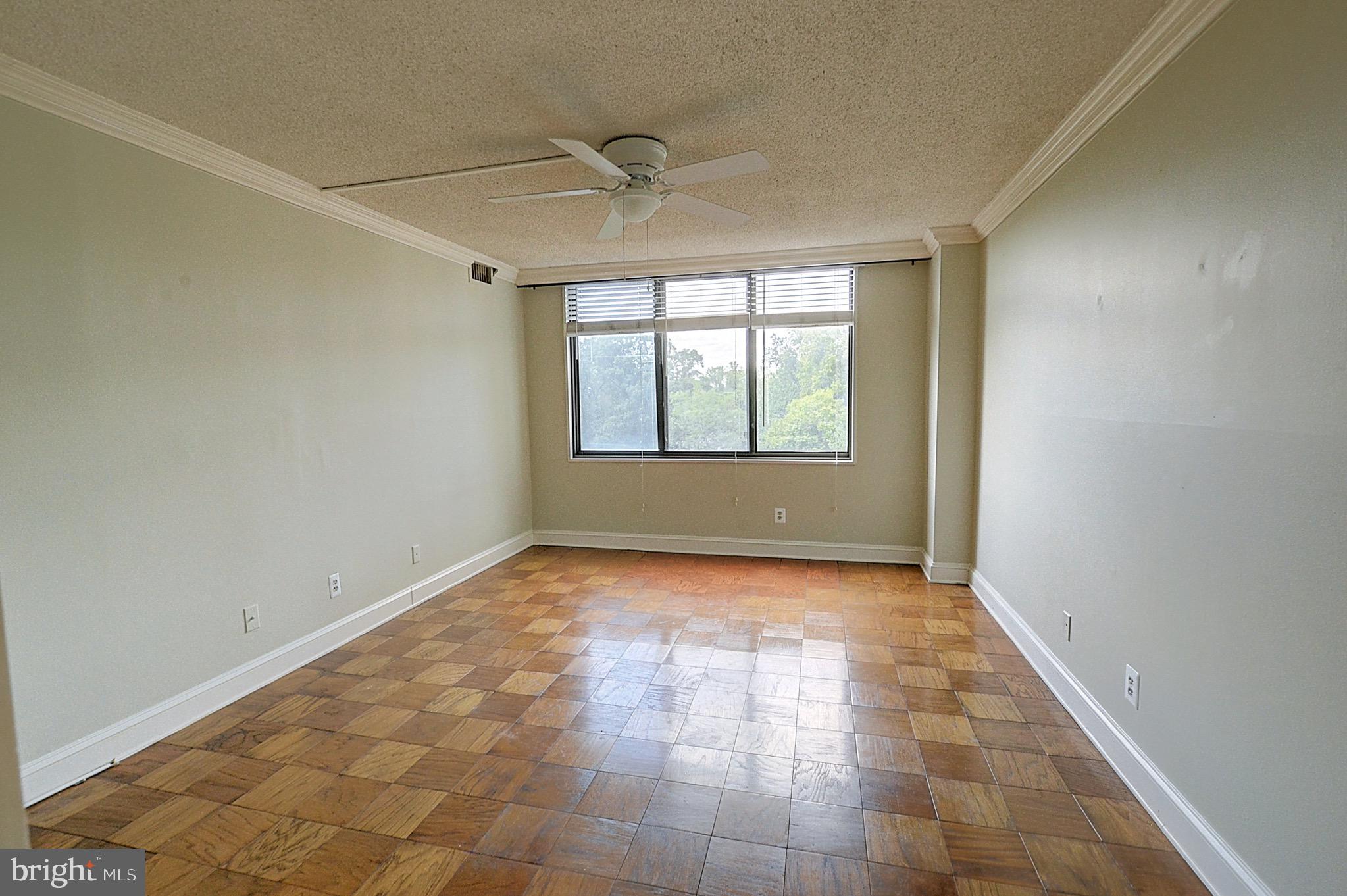 PROMENADE TOWERS - Residential