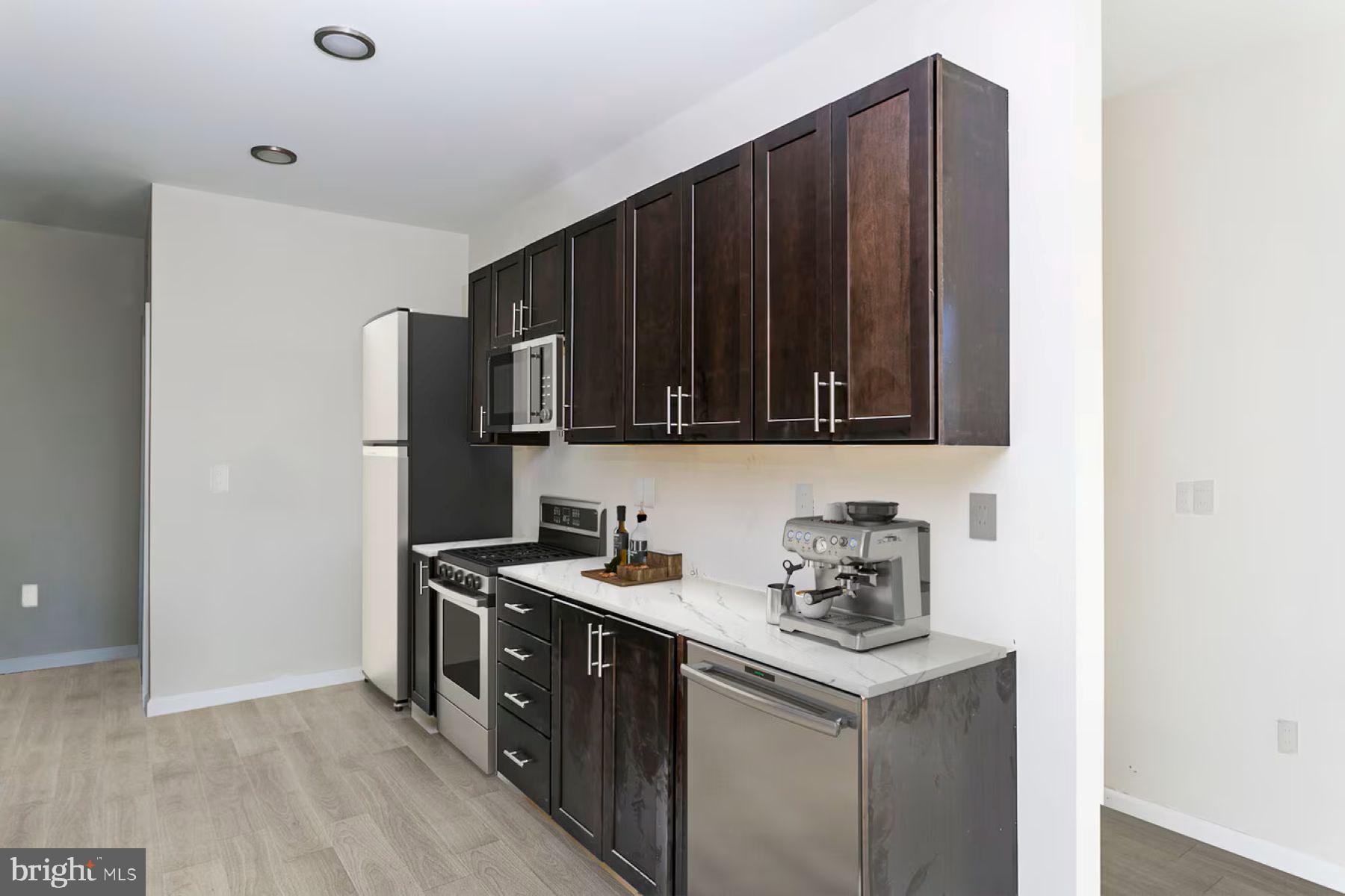 GARDENVILLE - Residential Lease