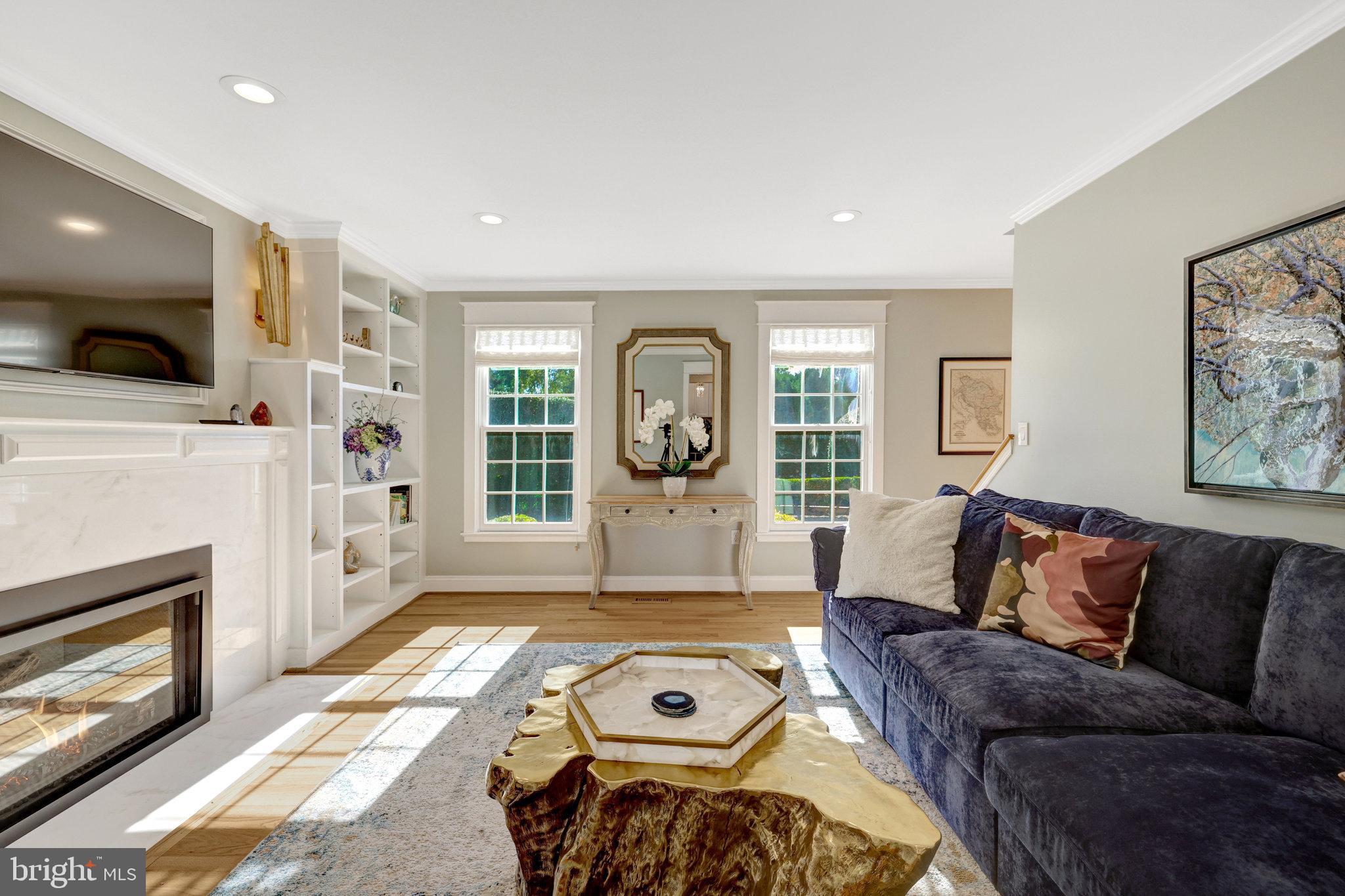 SHOUSE VILLAGE - Residential