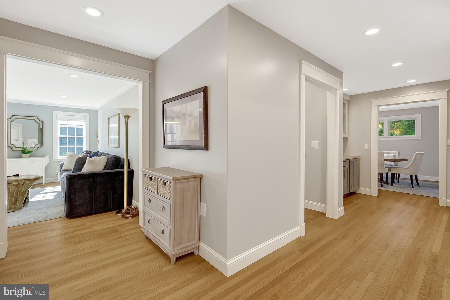 SHOUSE VILLAGE - Residential