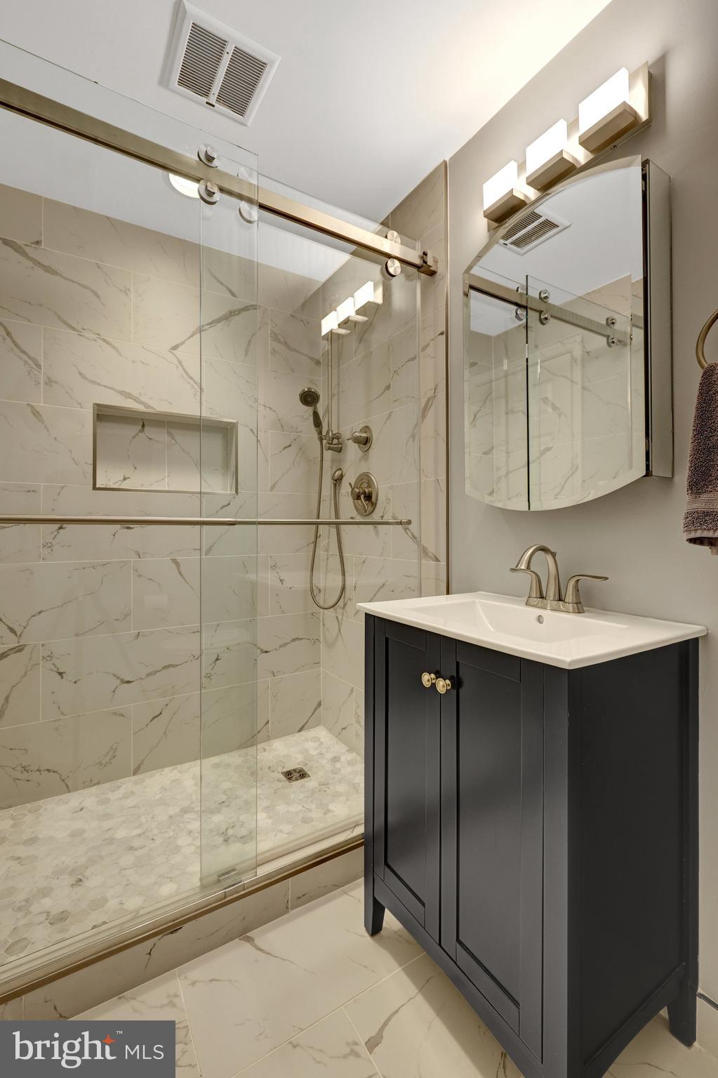 SHOUSE VILLAGE - Residential