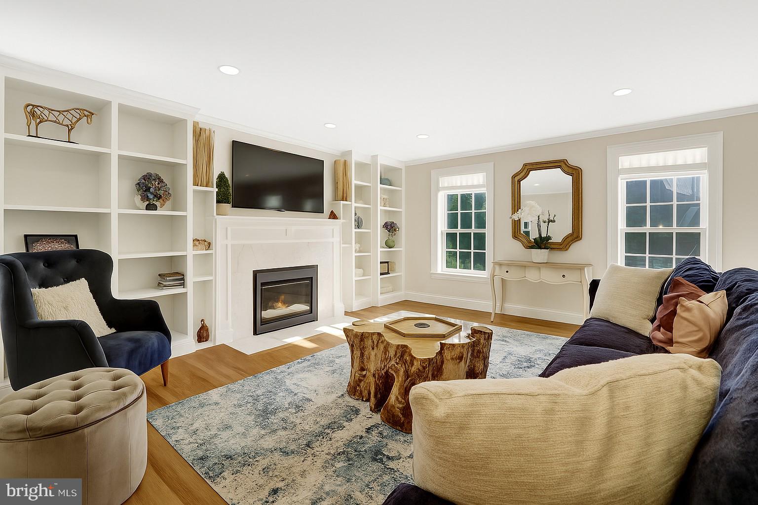 SHOUSE VILLAGE - Residential