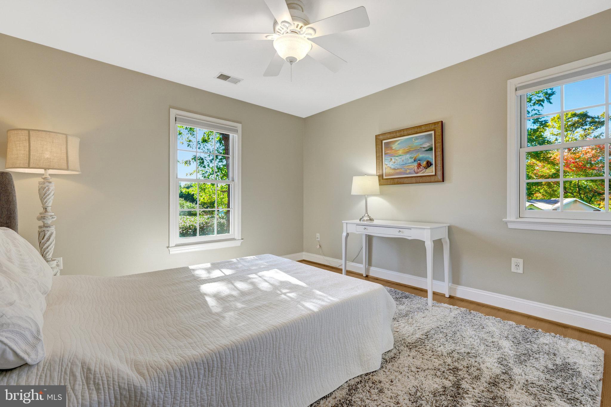 SHOUSE VILLAGE - Residential