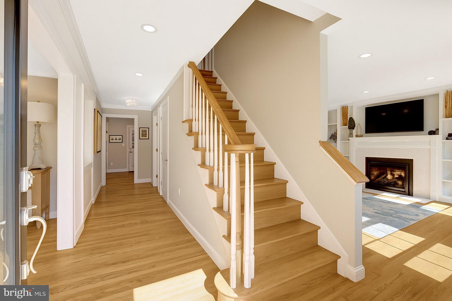 SHOUSE VILLAGE - Residential