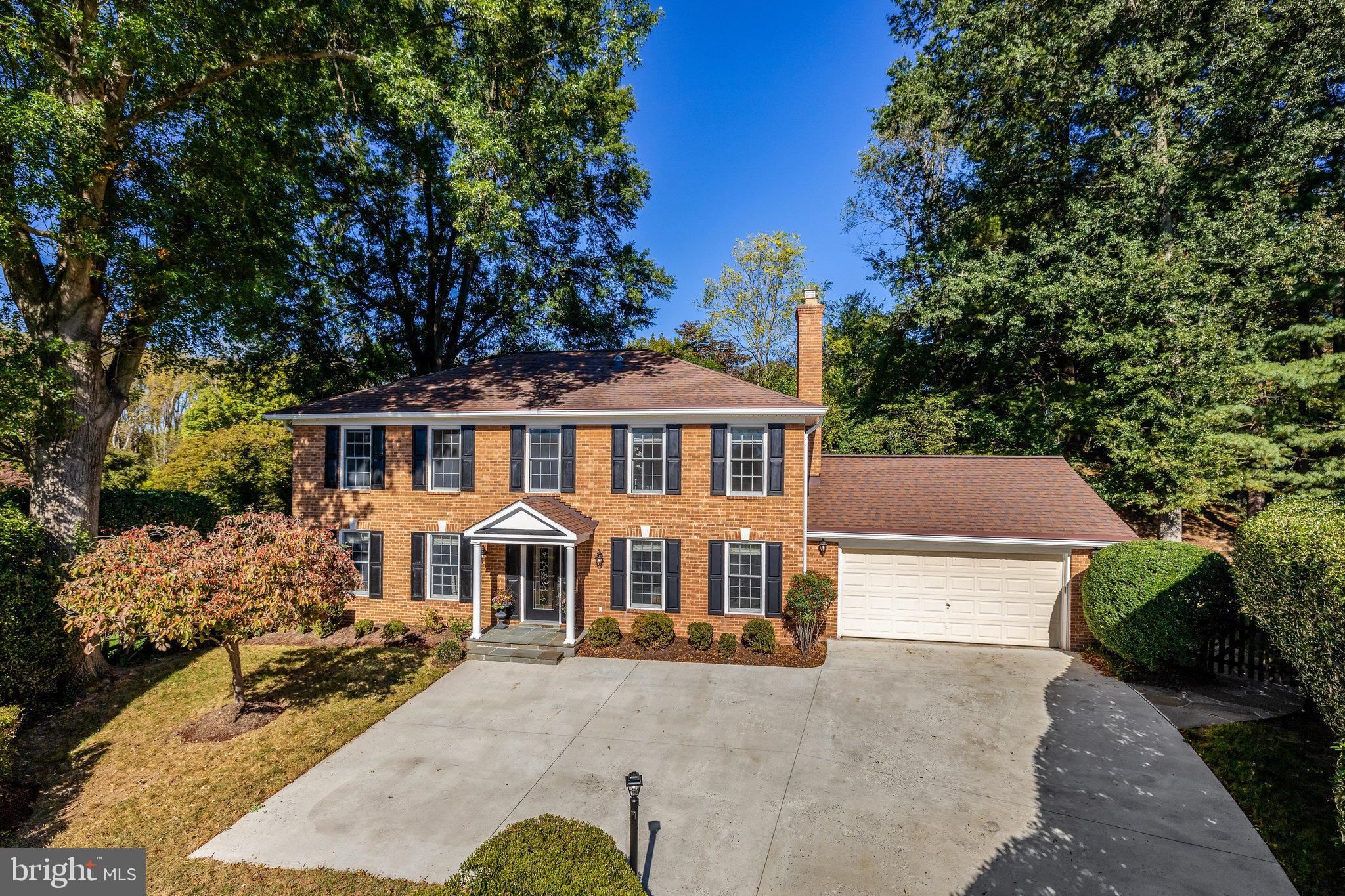 SHOUSE VILLAGE - Residential