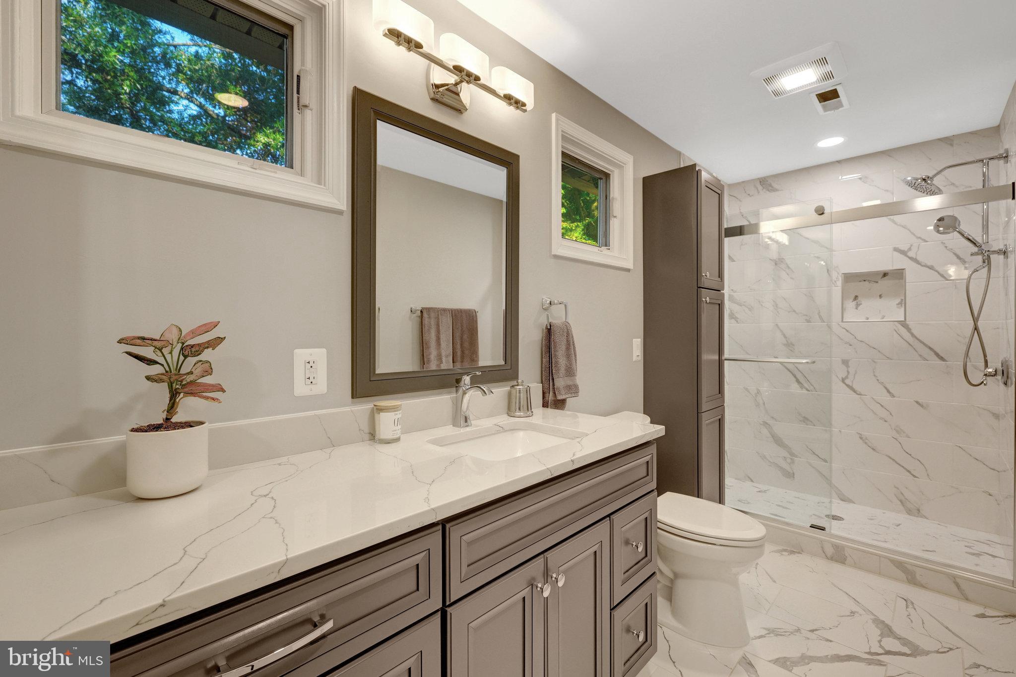 SHOUSE VILLAGE - Residential