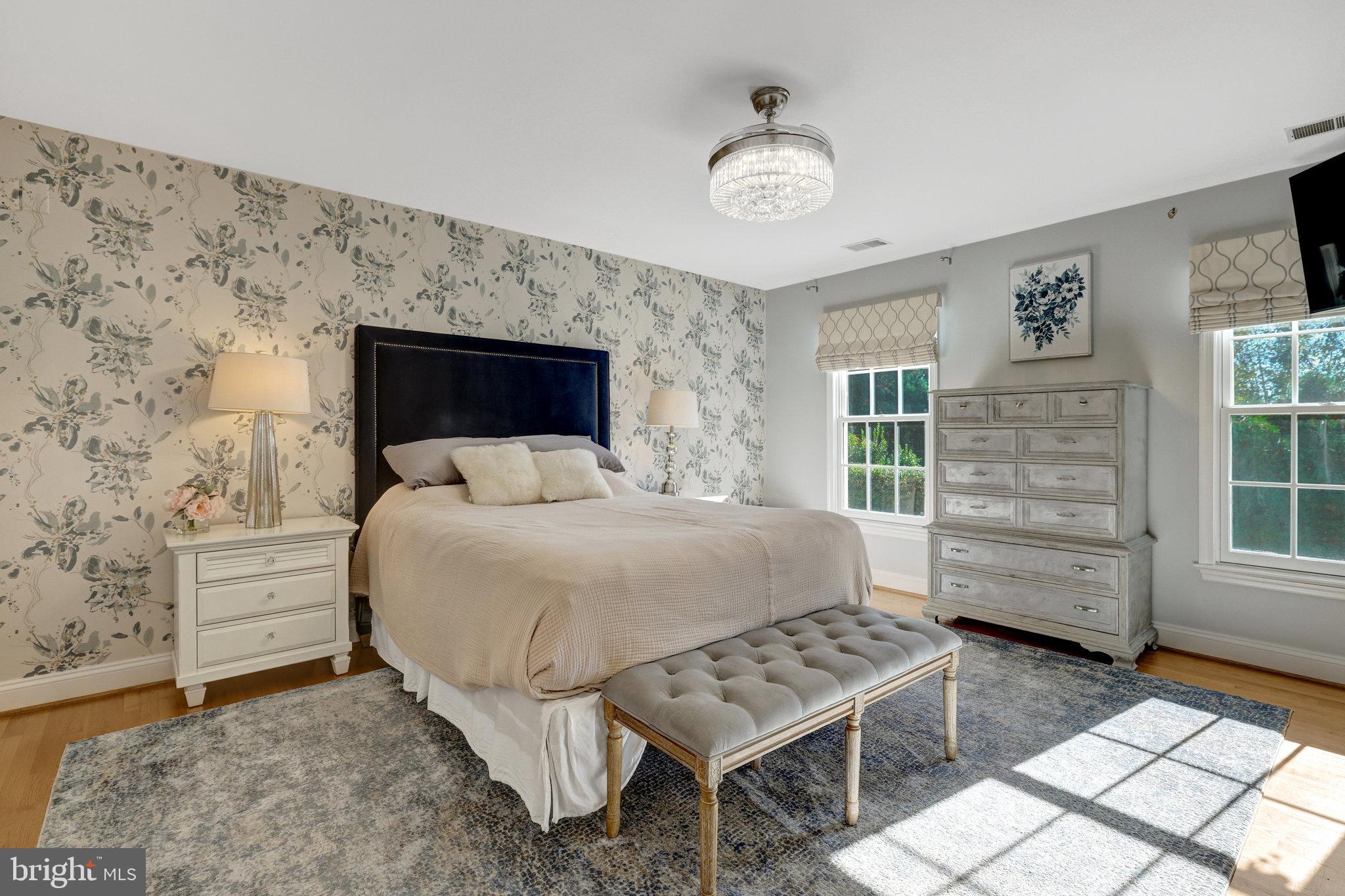 SHOUSE VILLAGE - Residential