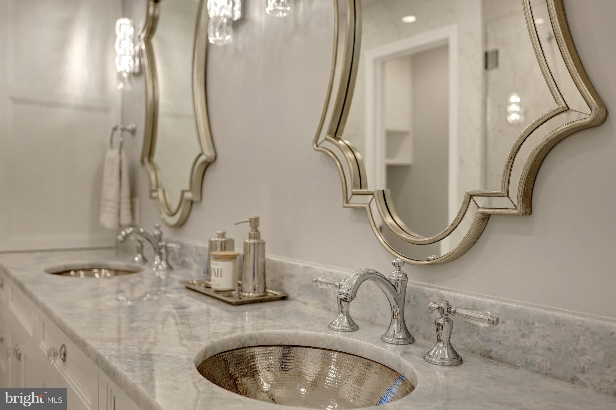 SHOUSE VILLAGE - Residential