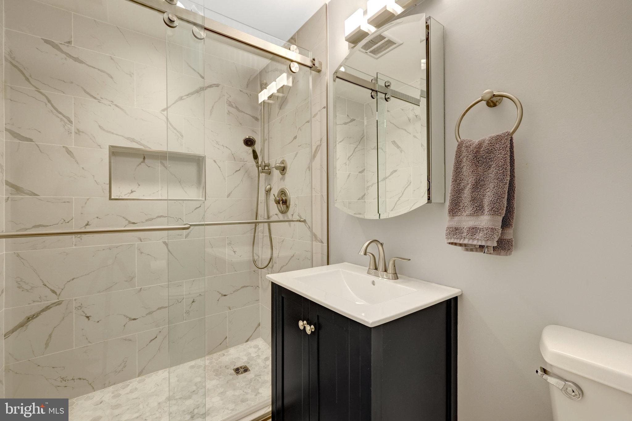 SHOUSE VILLAGE - Residential