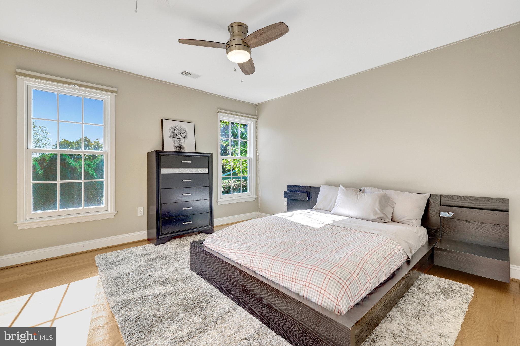 SHOUSE VILLAGE - Residential