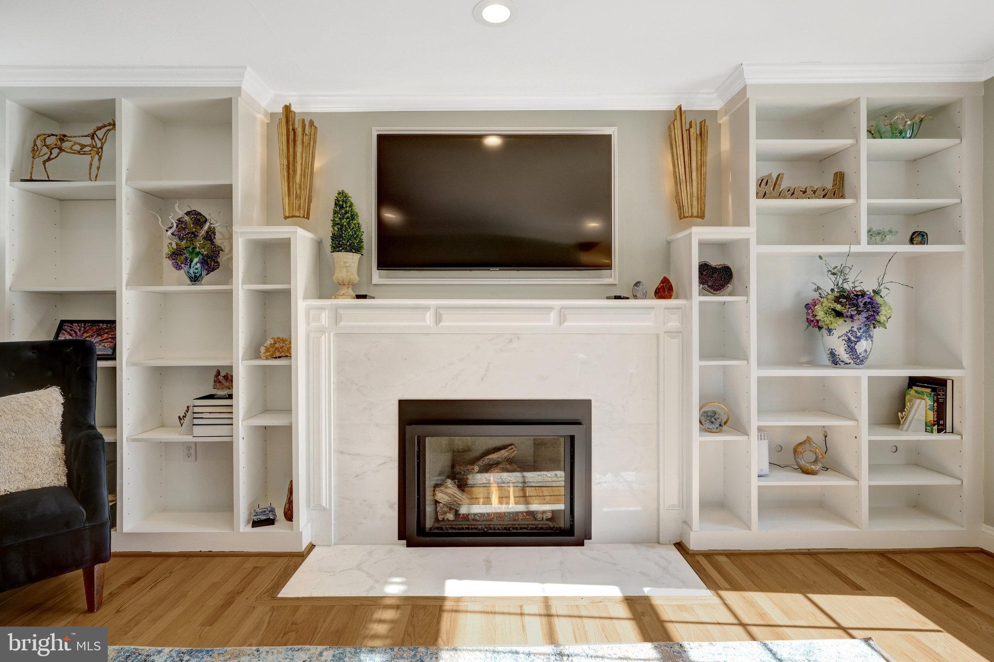 SHOUSE VILLAGE - Residential