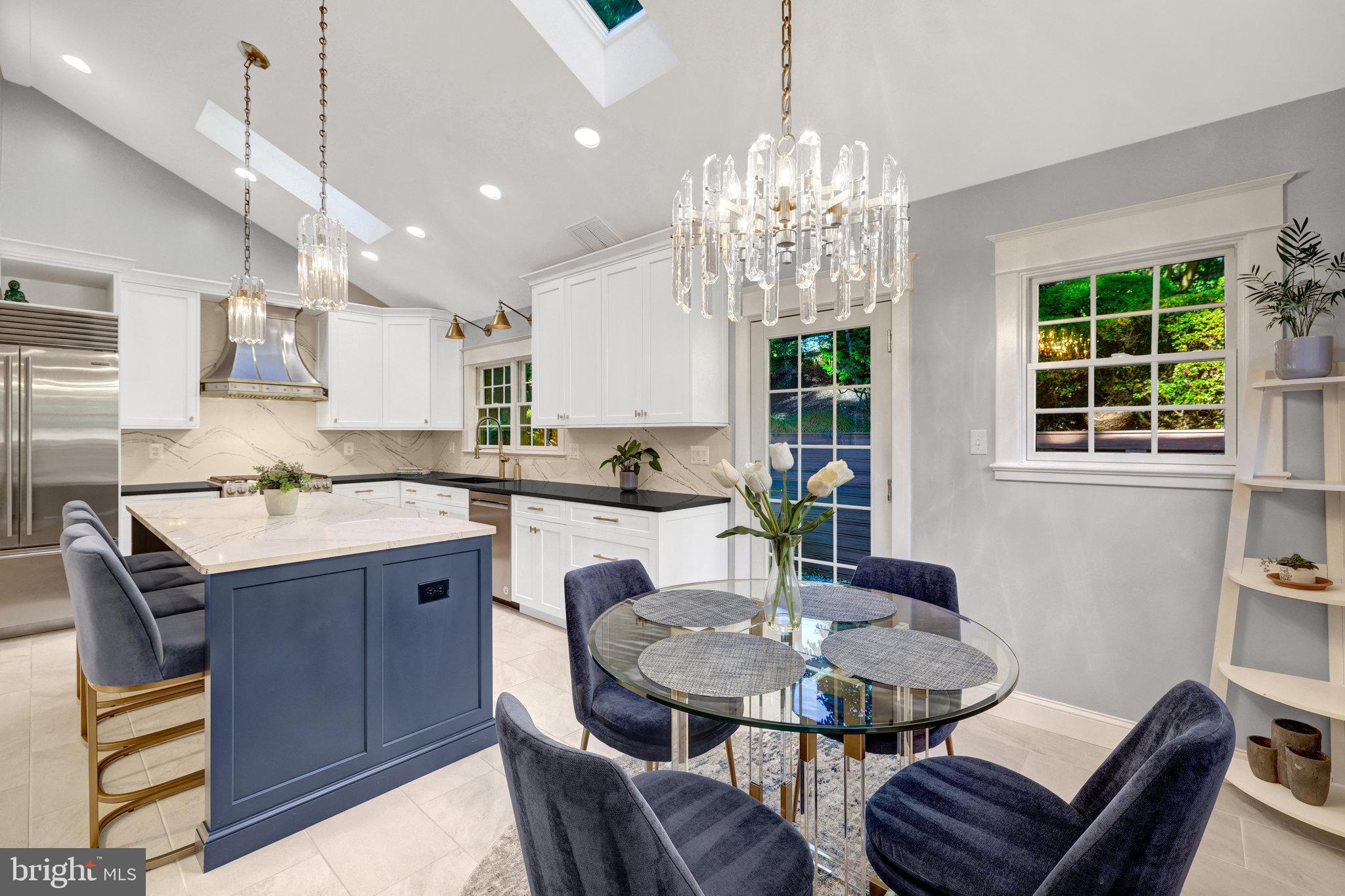 1419 CLAVES COURT