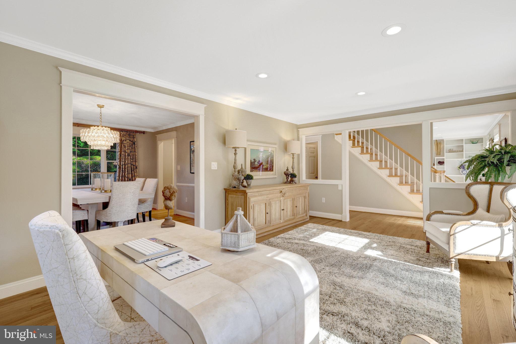 SHOUSE VILLAGE - Residential