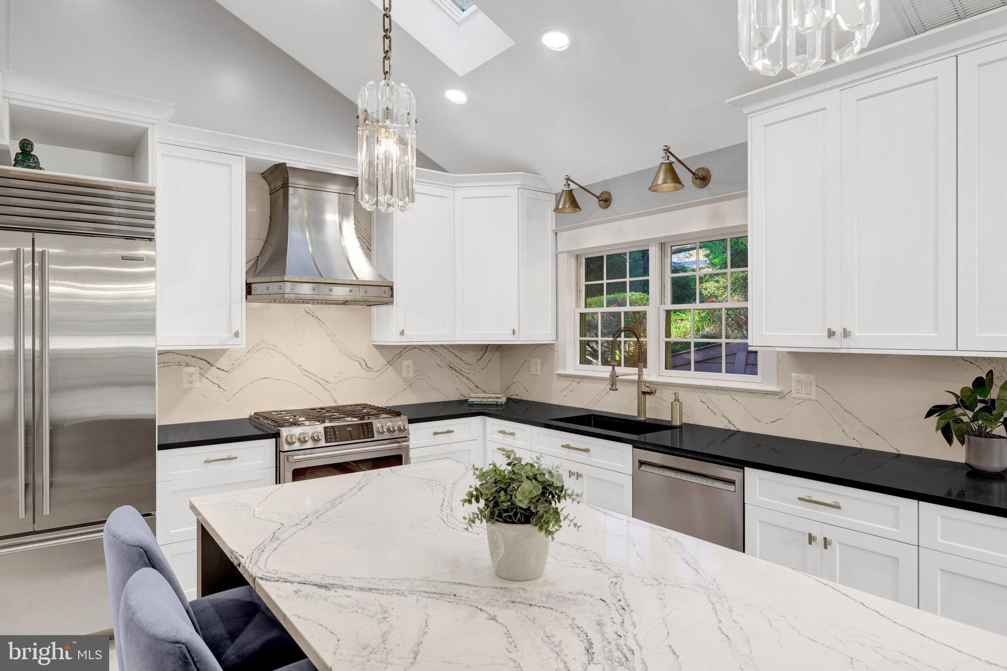 1419 CLAVES COURT