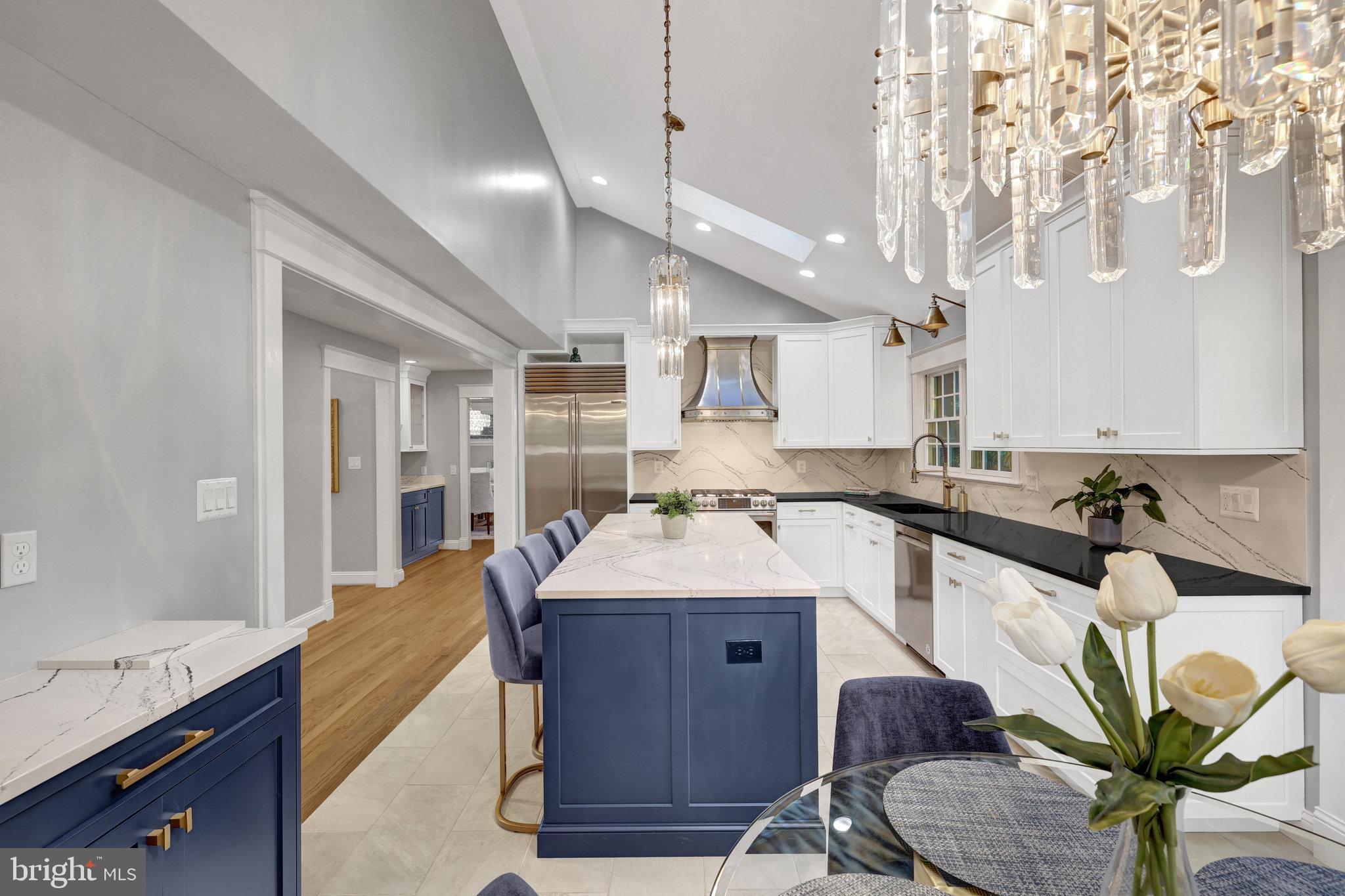 SHOUSE VILLAGE - Residential