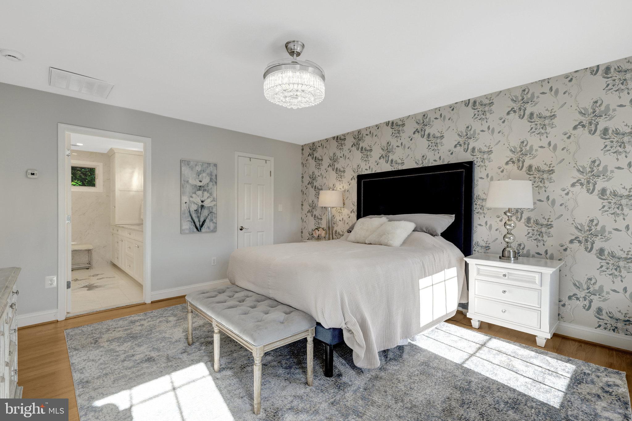 SHOUSE VILLAGE - Residential