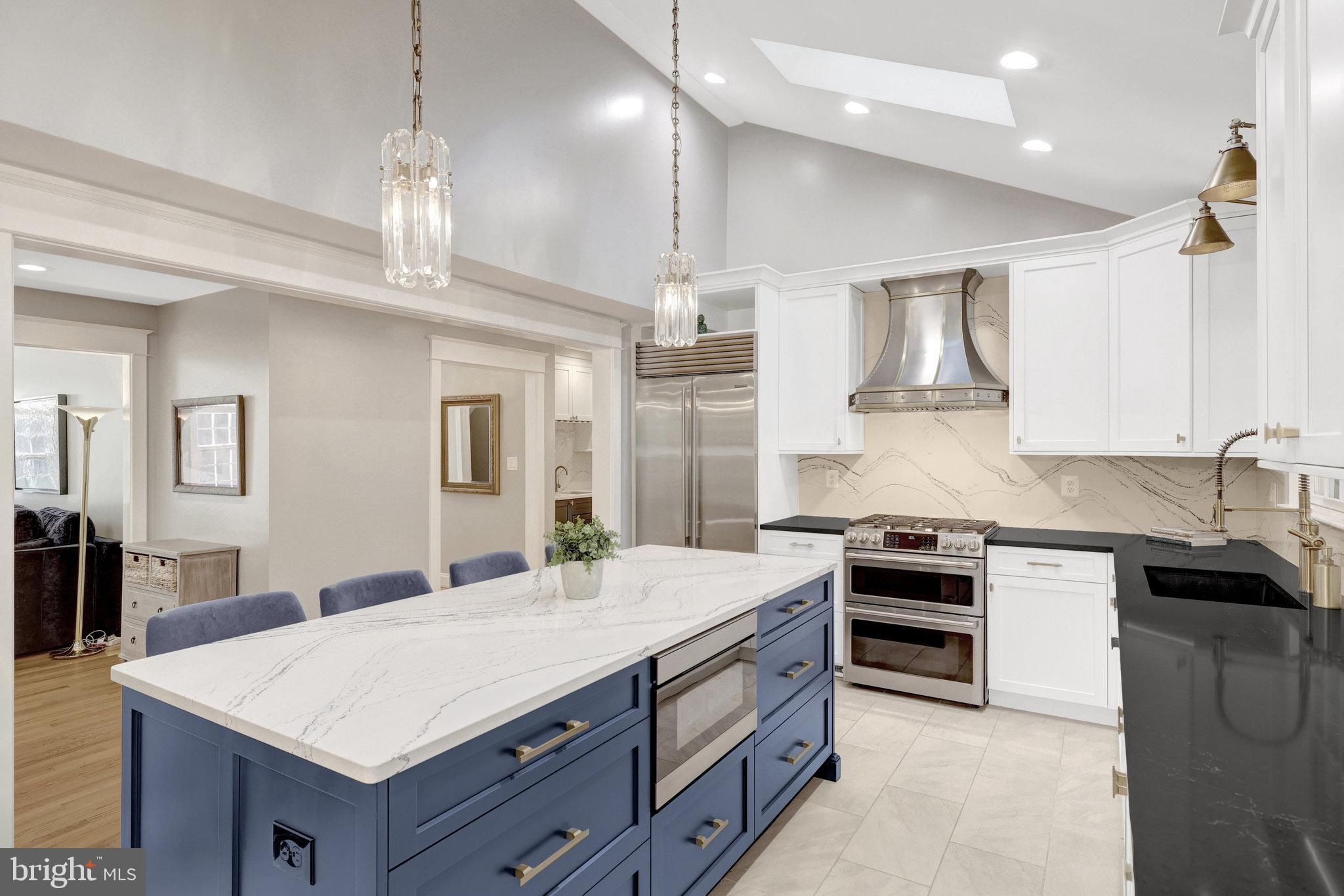 SHOUSE VILLAGE - Residential