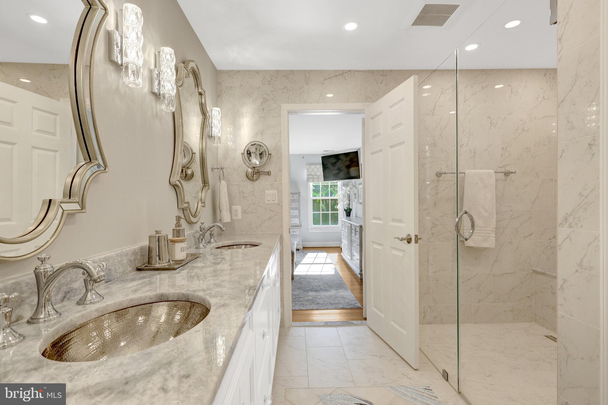 SHOUSE VILLAGE - Residential