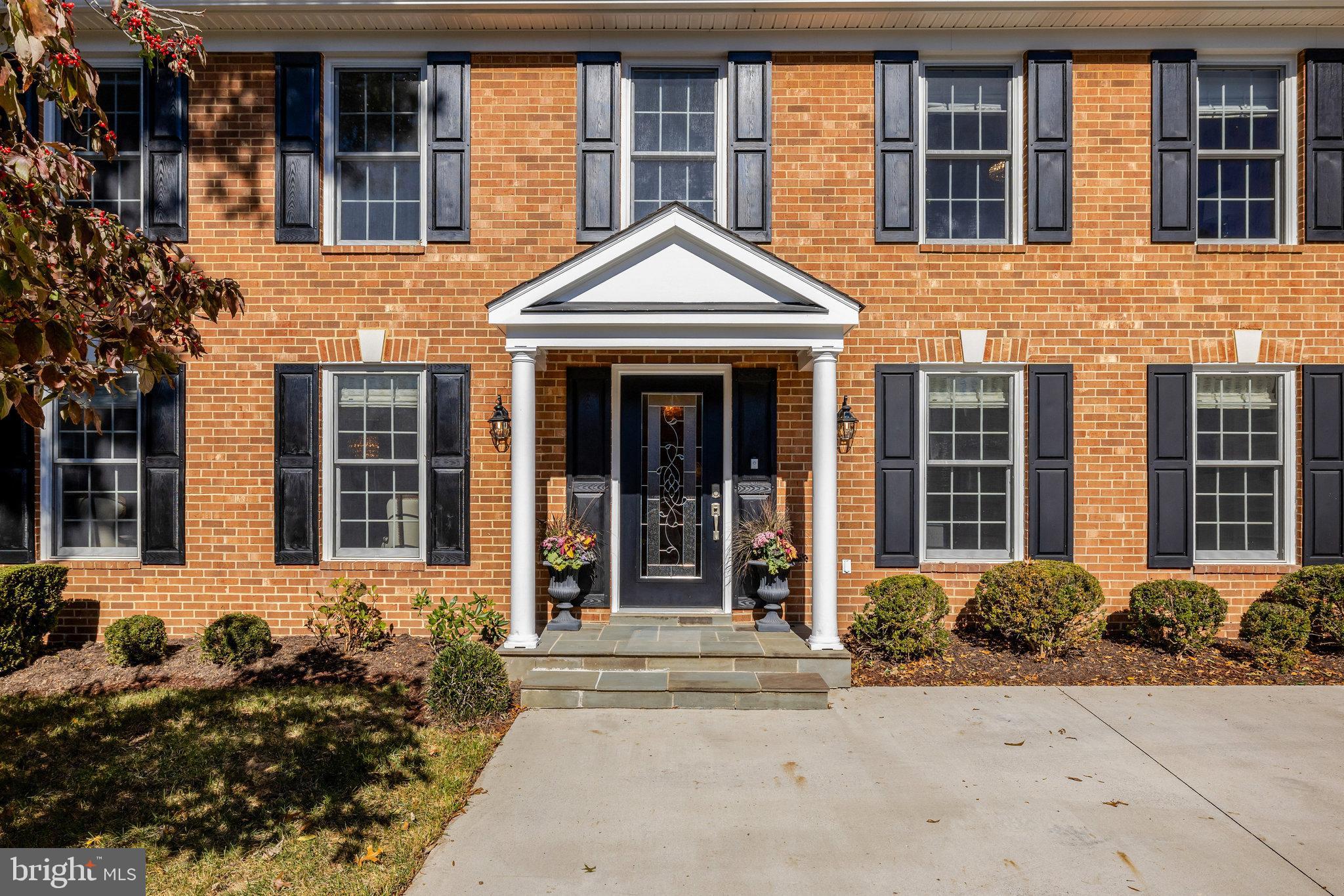 SHOUSE VILLAGE - Residential