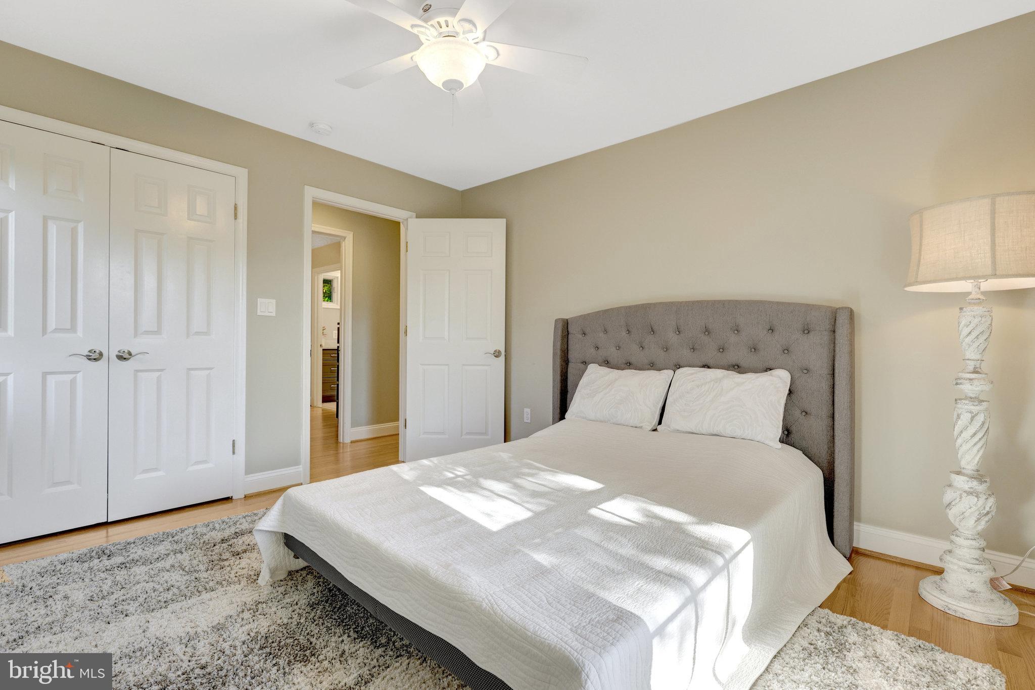 SHOUSE VILLAGE - Residential