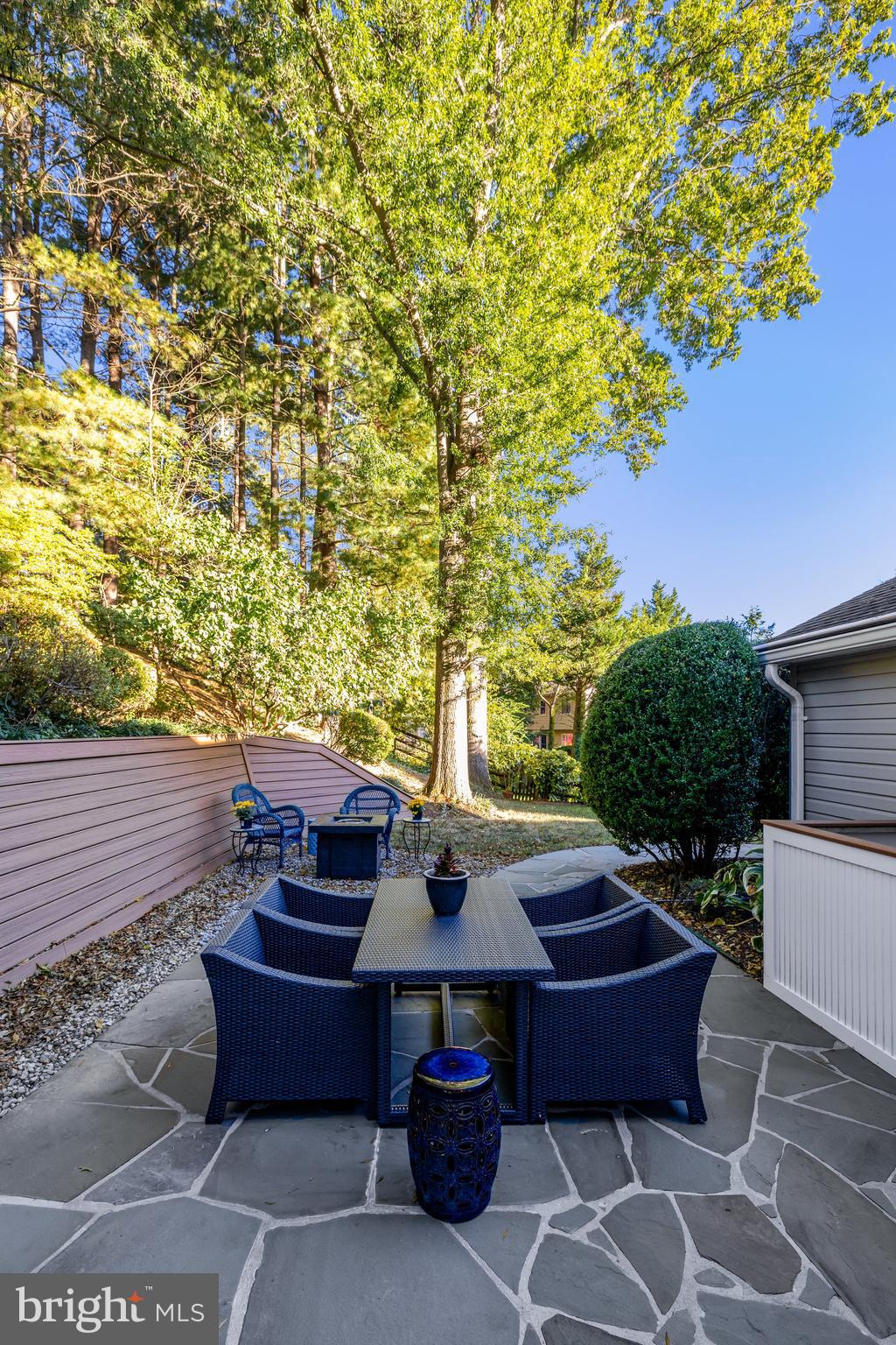 SHOUSE VILLAGE - Residential