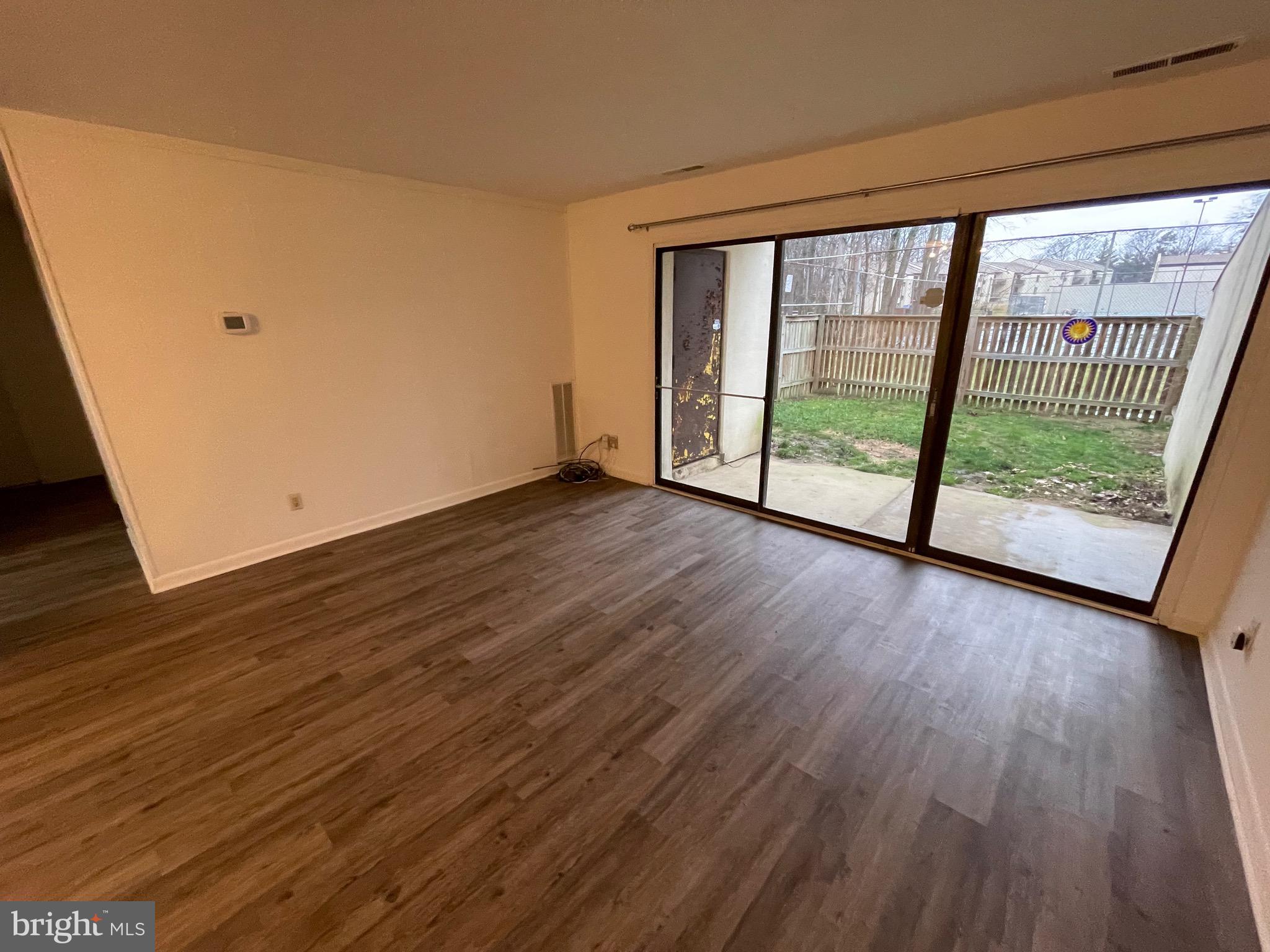 TREETOP CONDO - Residential Lease