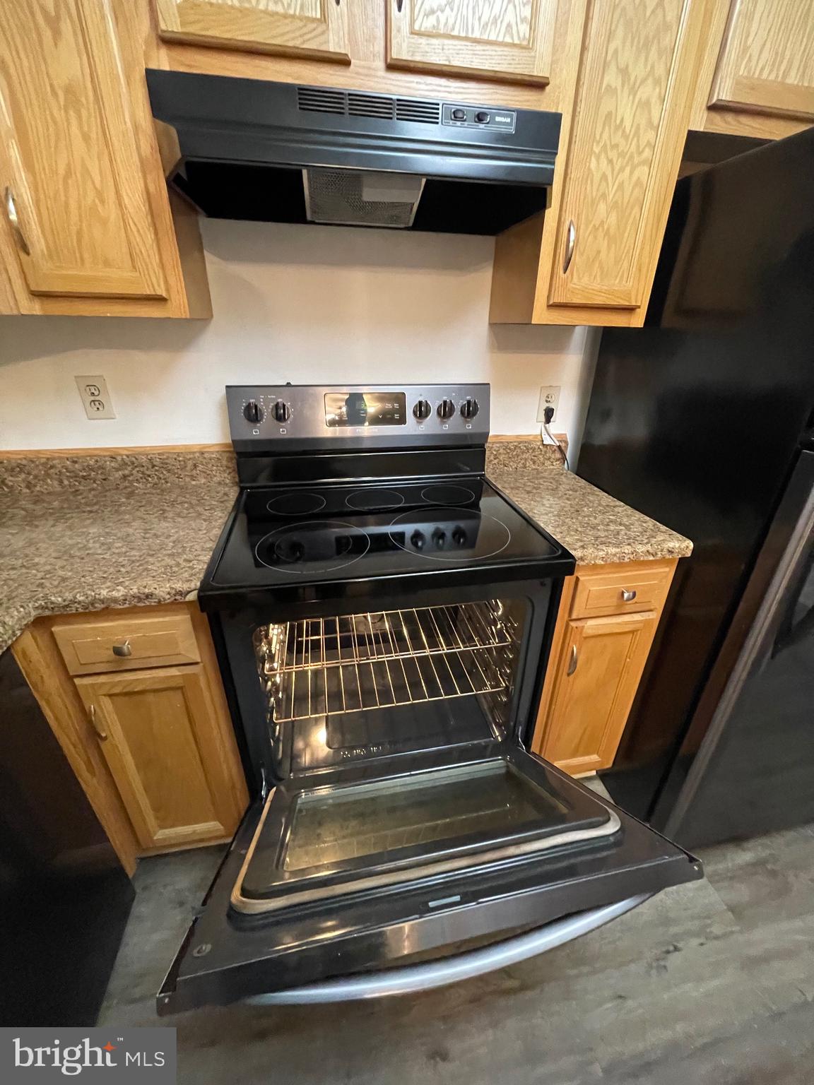 TREETOP CONDO - Residential Lease