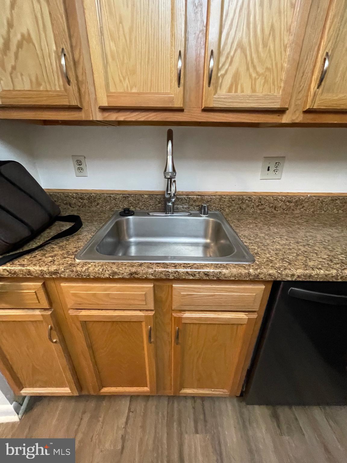 TREETOP CONDO - Residential Lease