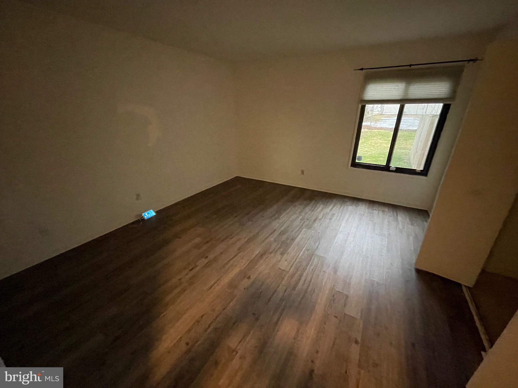 TREETOP CONDO - Residential Lease