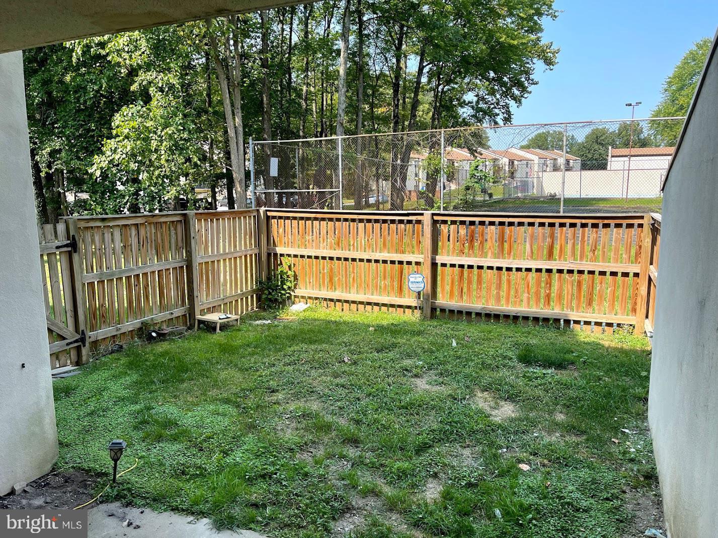 TREETOP CONDO - Residential Lease