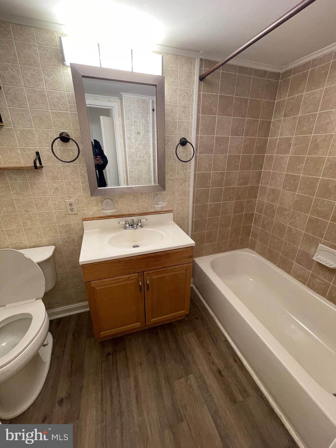 TREETOP CONDO - Residential Lease