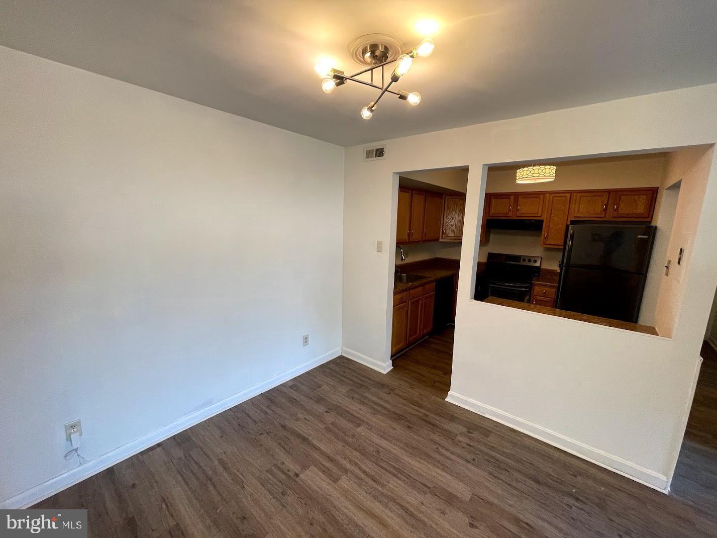 TREETOP CONDO - Residential Lease