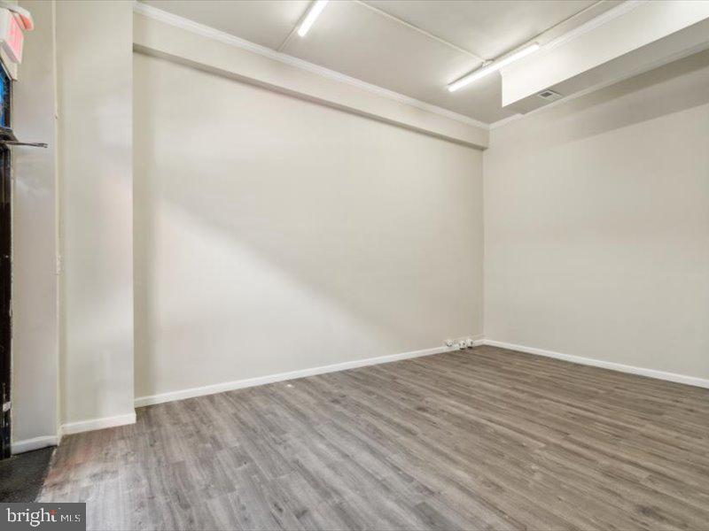 CENTER CITY - Commercial Lease