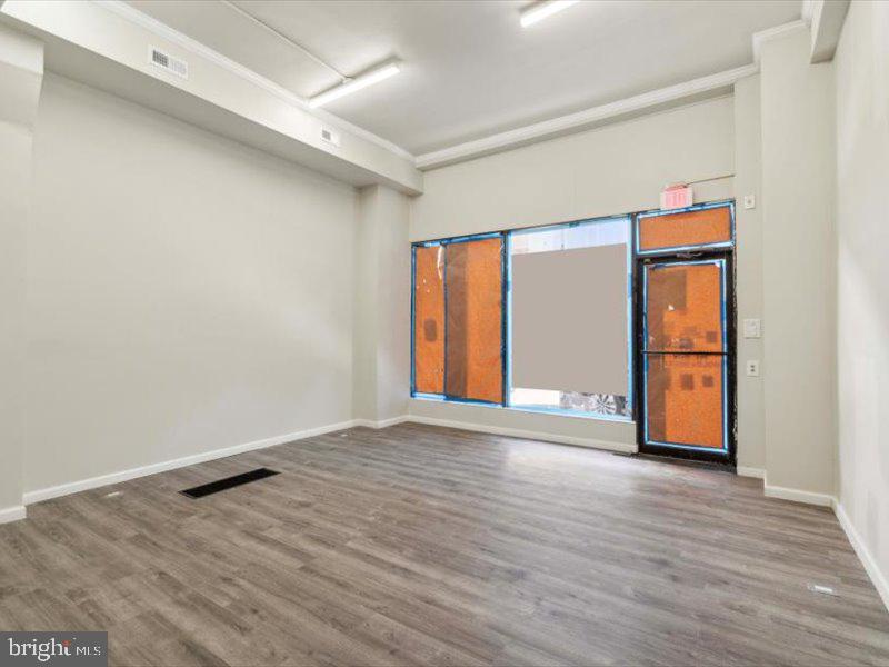 Located at 46 South 19th Street, this prime retail space offers an incredible opportunity for food or retail use in one of Philadelphia’s most sought-after neighborhoods. The property, built in 1930, is zoned CMX-4, allowing for a variety of commercial uses. This offering includes a 380 sq ft retail space among four available retail units along 19th Street, as well as a full-service restaurant on the second floor.
The location is ideal, situated on a bustling corner just steps from Rittenhouse Square, one of Philadelphia's most iconic parks. Surrounding the property are well-known tenants such as Jeni’s Ice Cream, a smoke shop, and a dry cleaner. The area is also home to upscale eateries, luxury condos, and high-end retail brands like Louis Vuitton, Tiffany & Co., and Burberry, with Target and CVS across the street.
Key Features:
•