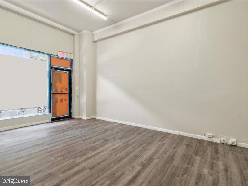 CENTER CITY - Commercial Lease