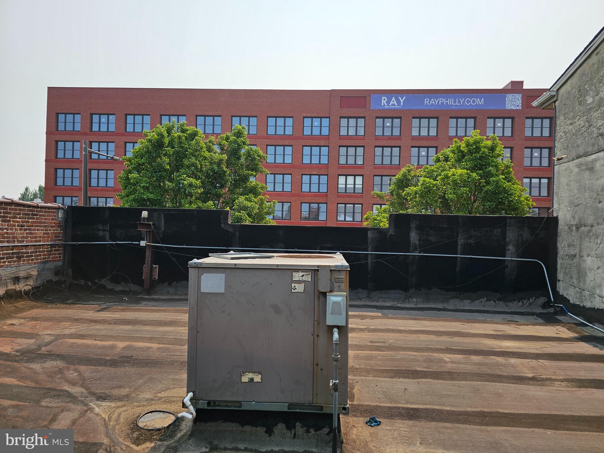 KENSINGTON - Commercial Sale