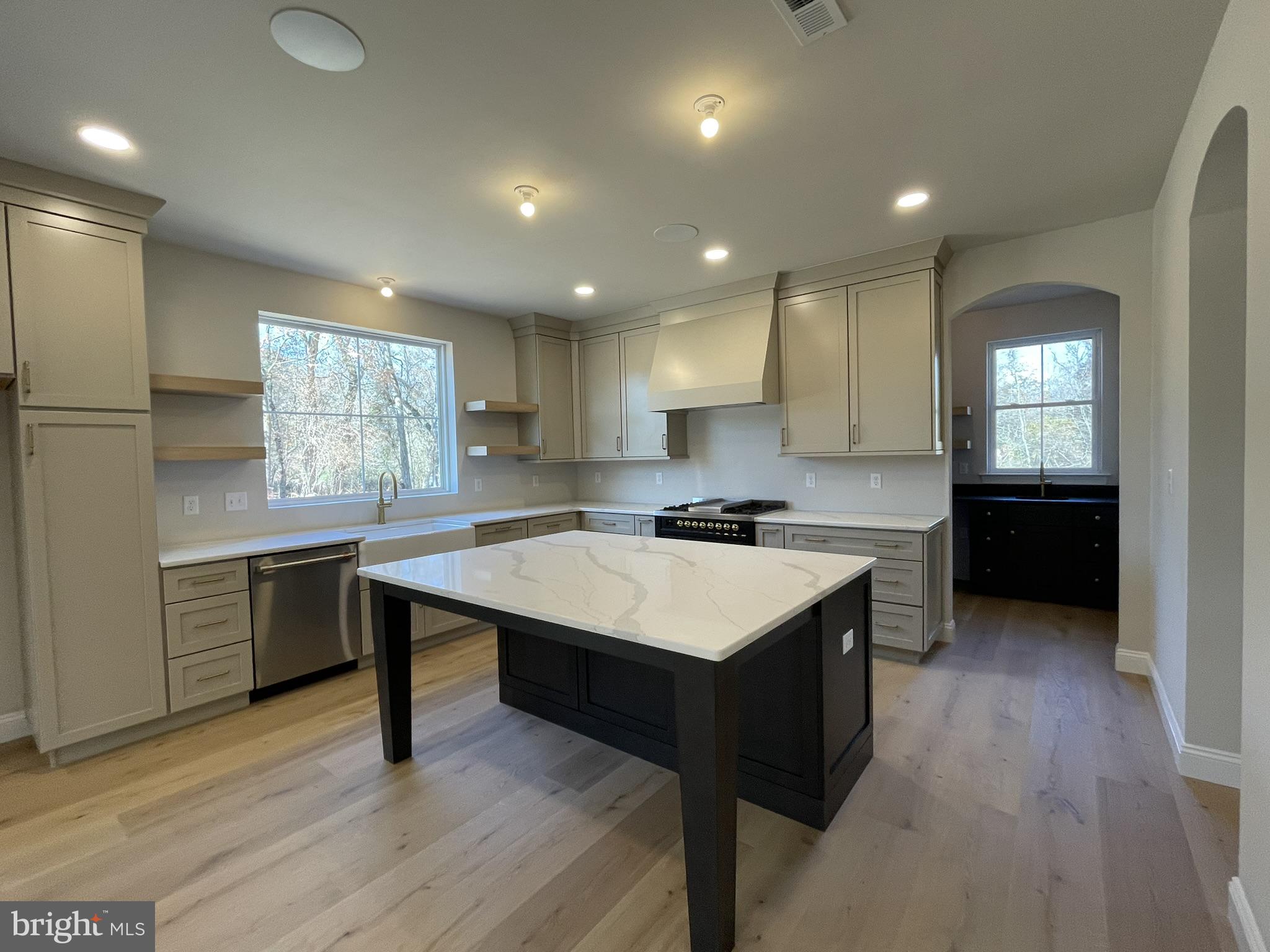 2011 SUNRISE DRIVE LOT 11