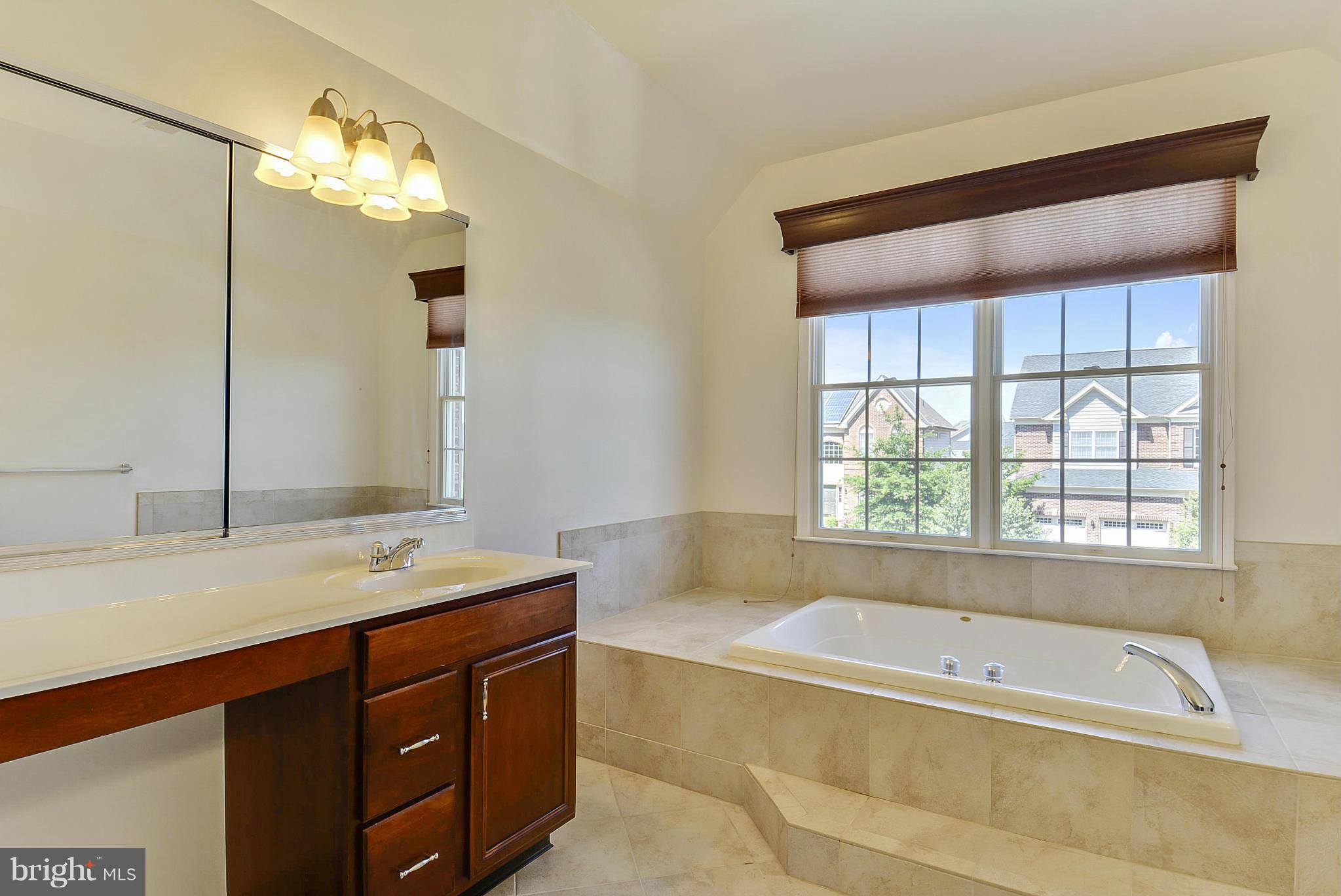 MARLBORO RIDGE - Residential