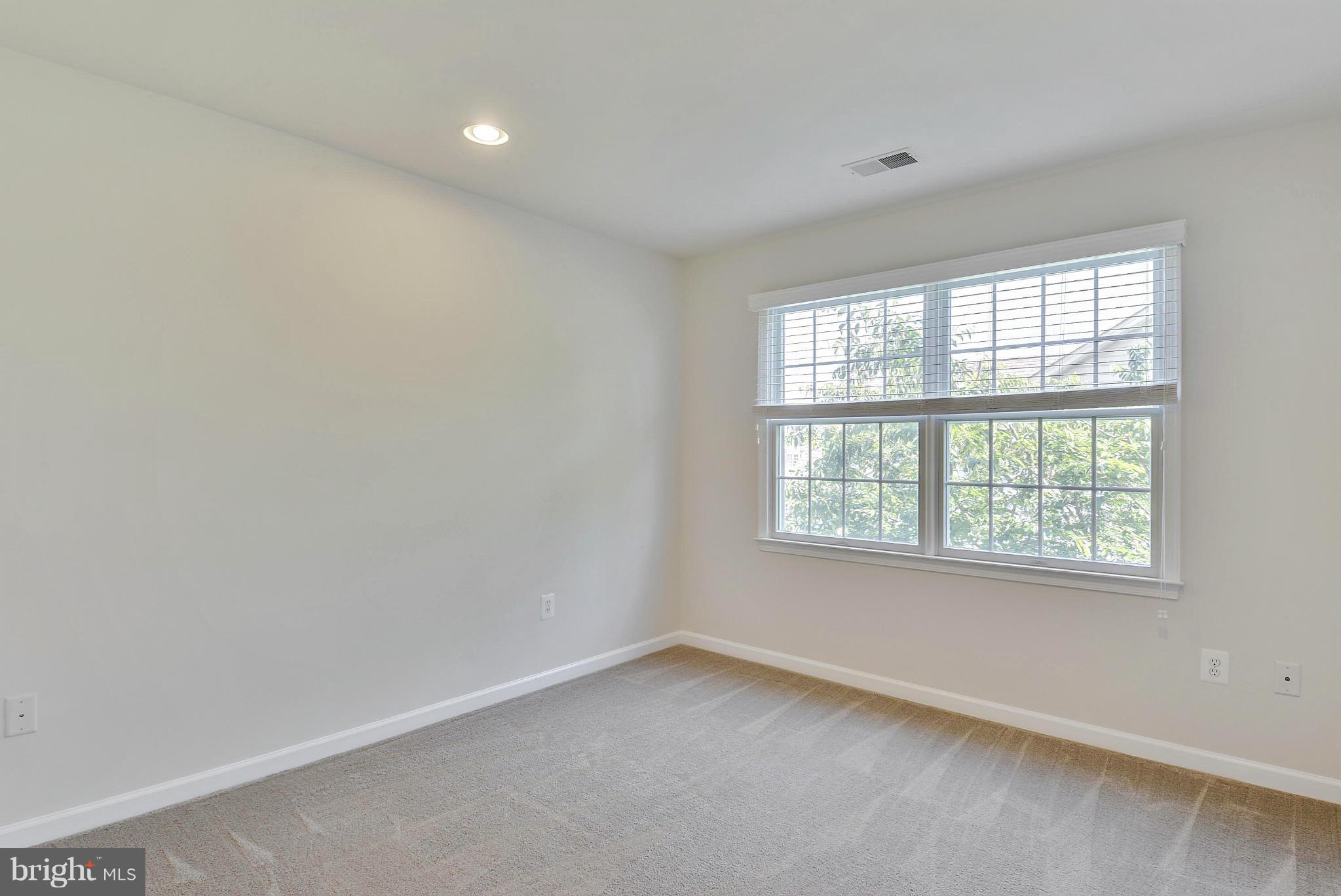 MARLBORO RIDGE - Residential